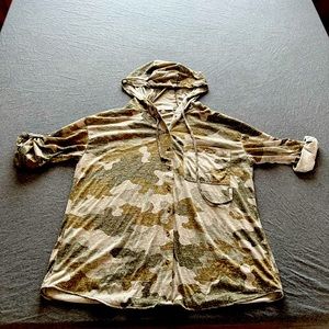 Eden & Olivia Hooded Button Down T-shirt 1X